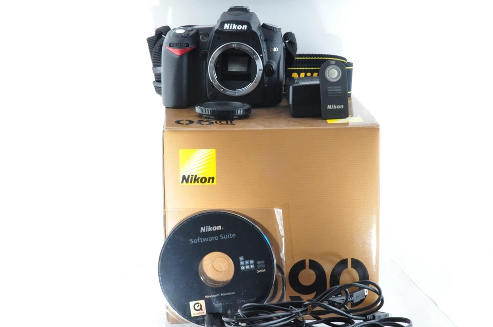 US duty paid Near Mint Boxed 19122 shots Nikon D90 12.3MP SLR camera body Japan - Image 1 of 4