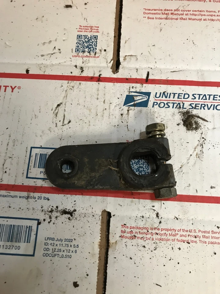 Brazo de nudillo husillo de dirección izquierdo tractor Kubota TG-1860G K1211-15180 Foto 1 de 3