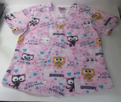 Blusa Médica Rosa Miskits Gatos Corazones Cuello en V Talla Pequeña Enfermera Dental CNA - Actitud Foto 1 de 3