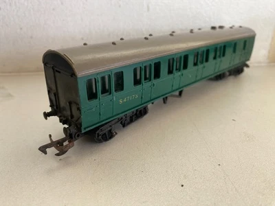 TRIANG R222 GREEN S4718S SOUTHERN SUBURBAN BRAKE 3RD COACH GC - Image 1 of 4