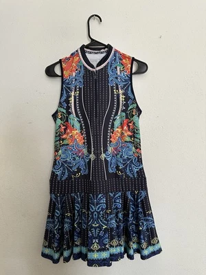 Lucky in Love Vestido Tenis Talla Pequeña (4-6) Largo 34”, Pecho 32”-35” Paisley Pr Foto 1 de 4