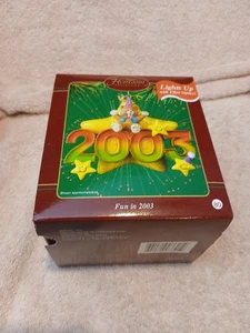 2003 Carlton Heirloom Fun In 2003 Light Up Christmas Ornament New - Picture 1 of 3