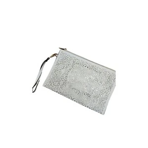 Pulsera clutch Call it Spring blanco y dorado - Imagen 1 de 2
