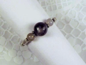 CYNTHIA LYNN "LUMINOUS" GREY LARKIVITE LABRADORITE BEAD SILVER STRETCH RING - Picture 1 of 1