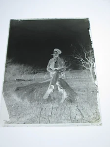 UN (1) NEGATIVO DE CRISTAL DE PRINCIPIOS DE 1900: MAINE, "HOMBRE CON OTRO SOMBRERO INTERESANTE" - Imagen 1 de 1