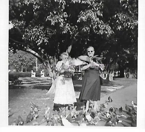 FOTOGRAFÍA EN BLANCO Y NEGRO Original INSTANTÁNEA TROPEZADA 56 44 B - Imagen 1 de 1