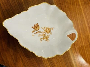 Limoges Frankreich Blattform Bonbon Nuss Schale Blumenmuster Goldrand - Bild 1 von 4