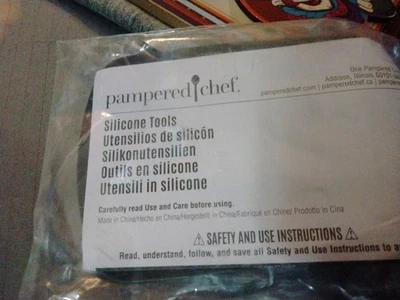 Pampered Chef Silicone Spatula Tool - Image 1 of 3