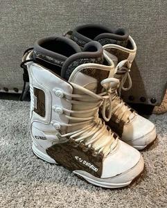 Thirtytwo Women’s Snowboarding Boots Size 9.5 - Picture 1 of 5