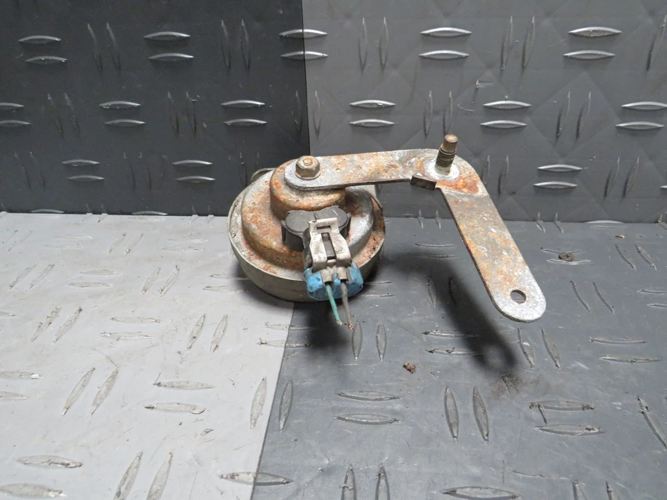 1996-2024 Chevrolet CHEVY EXPRESS 3500 High Note Horn OEM 15172410 - Image 1 of 4