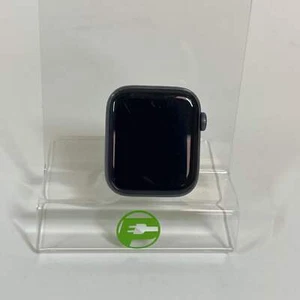 GPS Only Apple Watch SE 1st Gen 40MM Black Aluminum A2354 - Photo 1 sur 7