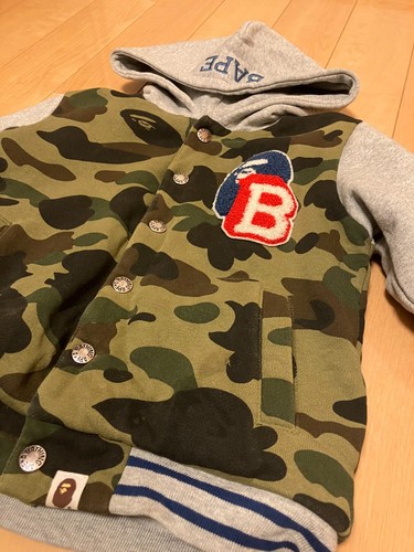 A BATHING APE (BAPE) Giacca bambino A Bathing Ape Isetan Bape cappuccio 110 mimetica grigio cotone