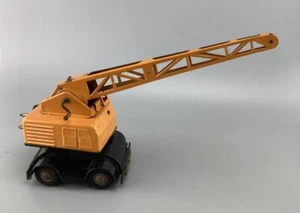 *VINTAGE* TINPLATE CRANE NO IDENTIFICATION MARKS 28 CMS LONG 2 WINDER 13.5 TALL - Picture 1 of 6