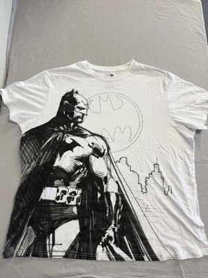 AOP DC Batman T-shirt Gotham City Sketch Six Flags Tee 2XL - Image 1 of 4
