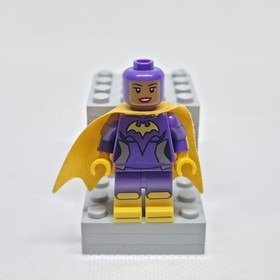 Lego DC Comics Batgirl Super Heroes Minifigure sh0305 Set 70906 Purple Suit 