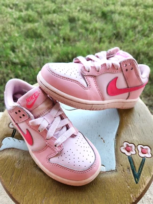 Nike Dunk Low "Triple Pink" Girls' PS 11C - Image 1 of 4