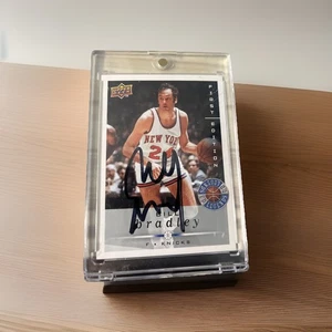Auto Upper Deck Basket Prima Edizione Bill Bradley #215 HOF Firmato - Foto 1 di 2