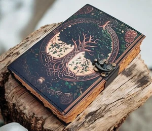 Diario de cuero artesanal con diseño de árbol celta de la vida - papel hecho a mano 7x5 - Imagen 1 de 5