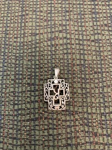 Sterling Silver Pendant- Cross Design Opens For Cross Insert 5.3 Grams - Picture 1 of 2