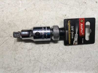 Extensión iluminada AmPro (T11391) 3/8" M x 1/2" F con adaptador de 3/8" F x 1/2" M Foto 1 de 2