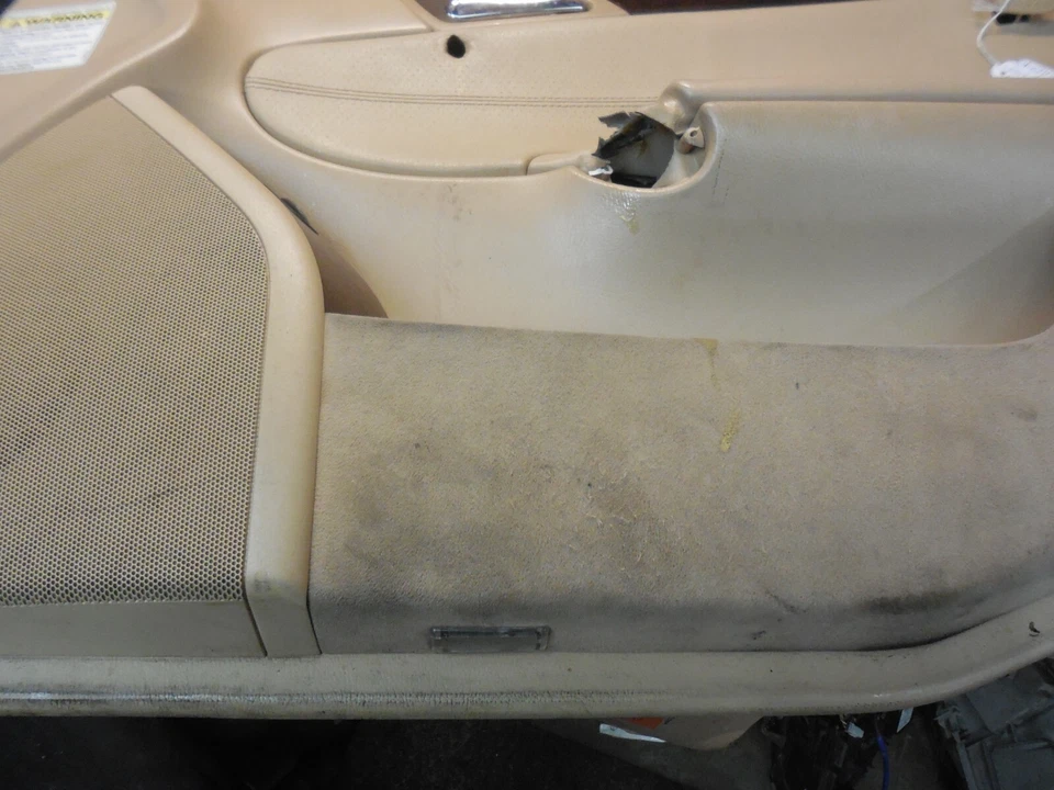 01-07 Panel puerta interior delantero derecho mercedes w203 c240 320 c230 sedán Foto 1 de 4