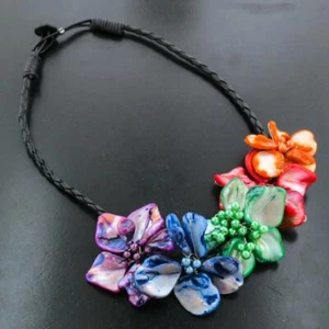 Mixed Colors Flower Mother Of Pearl Shell Necklace - Picture 1 of 3