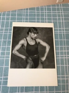 Cartolina 44B-123-I Donna Bodybuilder Juilette Bergmann - Foto 1 di 2