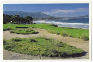 Enlaces de golf postal de Pebble Beach California 10th Fairway Bunkers y verde - Imagen 1 de 2