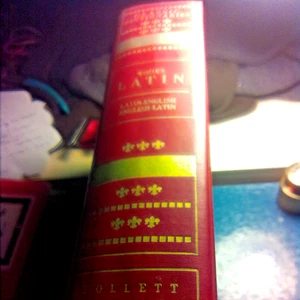 THE WHITE LATIN DICTIONARY: 1,085 Pristine Pages LIKE NEW HB + DJ See My Photos! - Imagen 1 de 16