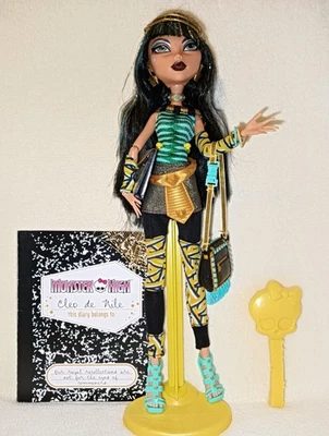 Monster High Cleo De Nile - Schools Out. EX DISPLAY & TOTALLY COMPLETE SET! - Image 1 of 4