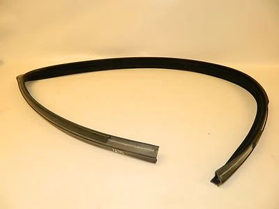 Nuevo OEM Ford 1999 Escort Run Door tira de sellado de vidrio XS4Z-5421597-AAA Foto 1 de 2