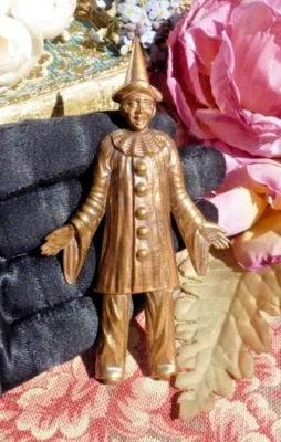 ANCIEN DÉCOR/ APPLICATION  figurant Pierrot  en cuivre embouti vers 1900 - Photo 1/4