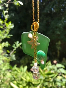 SMARAGD MEER GLAS ANHÄNGER HALSKETTE MIT CHARMS UND GOLDFARBENER ZOPFKETTE - Bild 1 von 10