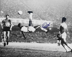 Pele Signed Autographed 16x20 Soccer Photo Bicycle Kick NM/MT BAS - Picture 1 of 3