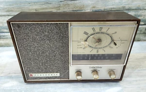 Vtg 1967 Panasonic Model R-736 -Transistor AM FM Table Top Portable Radio Japan - Picture 1 of 13