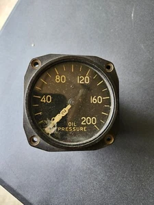 B-25 Auto-Lite Dual Oil Pressure Gauge AN5792-2-1 10226-A-1 - Picture 1 of 3