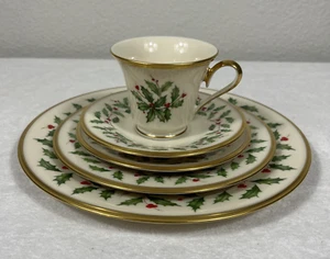 Vintage Lenox Holiday 5 Piece Place Setting Holly Berry - Picture 1 of 17