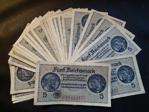 Lot of 43 ORIGINAL WW II BANKNOTES NAZI GERMANY GERMAN 5 REICHSMARK - Picture 1 of 2