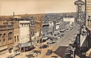 Carteles de cine Pendleton O Street View Storefronts Rivoli postal RPPC - Imagen 1 de 2