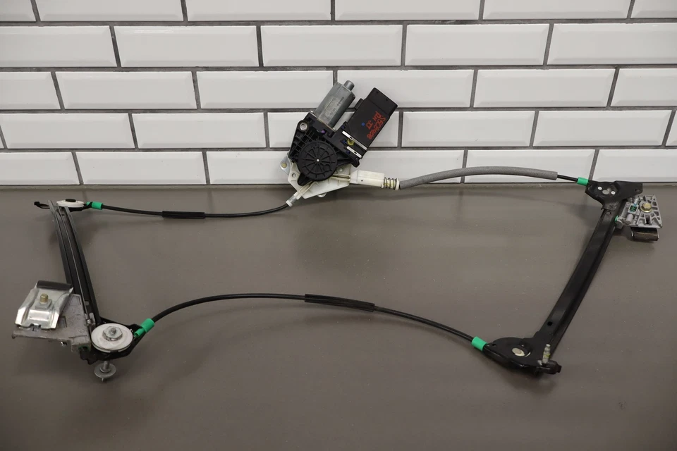 2005-2013 C6 Corvette Right Passenger OEM Window Regulator W/Motor - Image 1 of 4