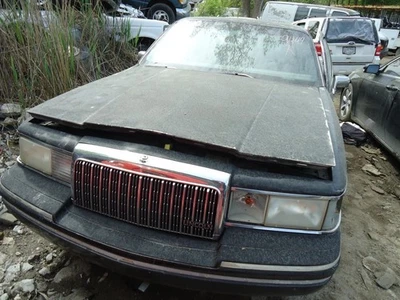 Passenger Right Headlight Fits 90-94 LINCOLN & TOWN CAR 1621097 - Image 1 of 4