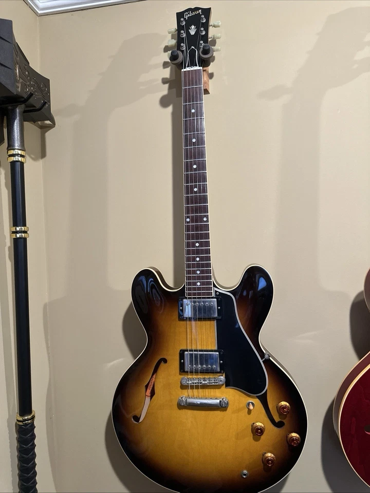 Guitarra Gibson ES335 feita sob medida na loja - Imagem 1 de 4