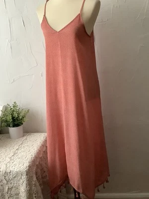 Vestido sin mangas Lauren Conrad M, largo, dobladillo con borlas, semi transparente, correas, coral Foto 1 de 4