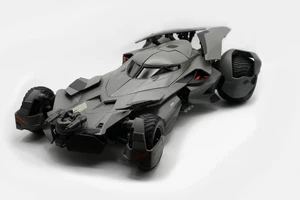 Hot Wheels Batman vs Superman Batmobile 1:18 Diecast - Picture 1 of 2