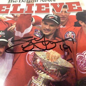 BELIEVE 1998 Trade Paperback SIGNED/AUTOGRAPHED on cover STEVE YZERMAN Red Wings - Picture 1 of 9
