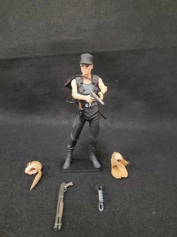 Terminator 2: Judgement Day Sarah Connor 7" Action Figure 2015 NECA Cover