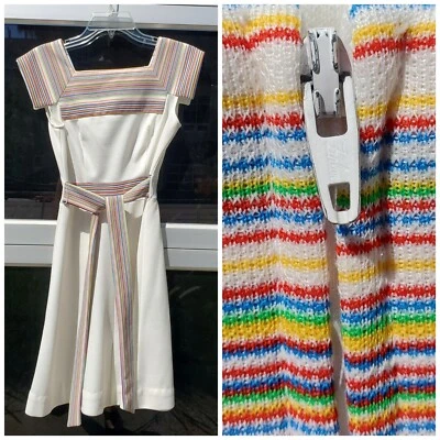Vestido arco-íris vintage anos 70 tecnicolor branco listras kidcore listrado náutico P - Imagem 1 de 4