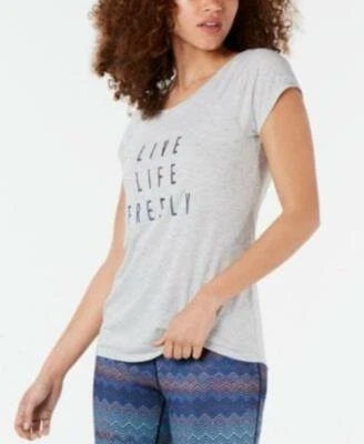 Camiseta para mujer Ideology gris claro gráfica espalda cruzada $29.5 TINI {&} Foto 1 de 4