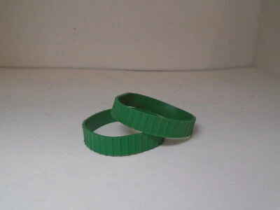 ¡NUEVAS BANDAS DE RODADURA! MATCHBOX KING SIZE REPUESTO BANDAS DE RODADURA UN PAR, K3, K8 Y K17 VERDE Foto 1 de 3