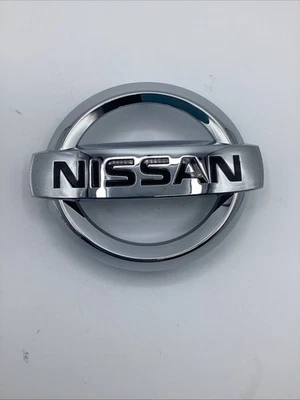 Emblema parrilla delantera Nissan Altima 2007-2013 OEM NUEVO 62890 JA000 Foto 1 de 4